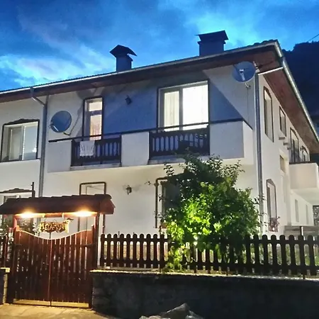 Meraklii Pensionat *